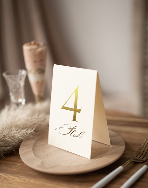  Glamour złote eleganckie numery na stoły na wesele, numerki na stół weselny złote w stylu glamour, ozdoba na stół weselny, numeracja stołów weselnych 
