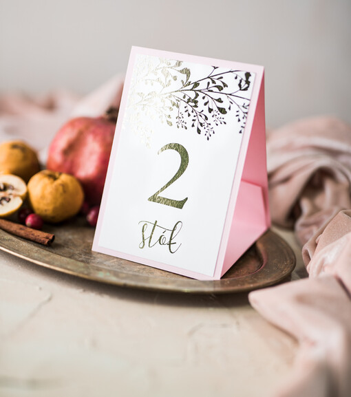  Glamour numery na stoły weselne, zlocone w stylu glamour