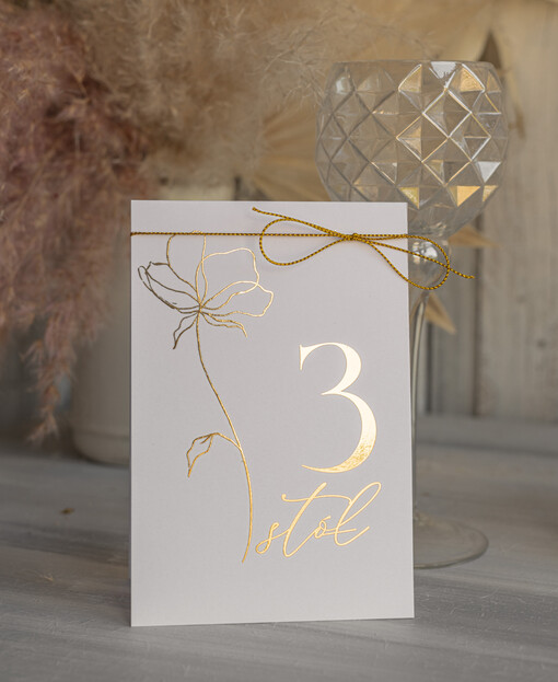  Glamour numerki na stół weselny, złote napisy i grafika, delikatne numerka na stoły weselne, dekoracje stołów na weselu, numeracja stołów na weselu