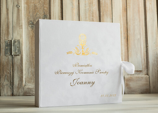  album na zdjęcia  Pamiątka Pierwszej Komunii Świętej, Personalizowany Album na zdjęcia, Prezent na Pierwszą Komunię Świętą, Biały Welurowy Album na Zdjęcia