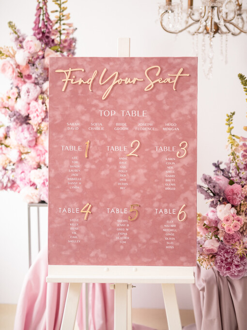  Glamour welurowe welurowy plan stołów, plan usadzenia gości na weselu, welurowa rozowa plansza powitanie gości i plan stołów w jednym, eleganckie złote napisy 