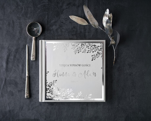  glamour srebrna pamiątkowa książka błyszczące i mieniące się napisy  