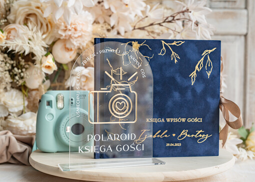  welurowe granatowa welurowa ksiega wpisow gości instax i instrukcja zestaw, aksamitna weselna księga gości, złote napisy na okładce, księga pamiątkowa na wesele i wpisy gosci weselnych