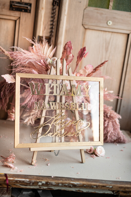  na pleksie - akryl Złota tablica z powitaniem gości na weselu przeźroczysta Plansza - witamy na weselu - Powitalna tablica weselna 