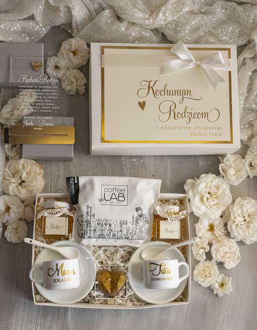  zestawy prezentowe kubki filiżanki Ślubne Podziękowania dla Rodziców, zestaw prezentowy filiżanki dla Rodziców od Młodej Pary, Box presonalizowana statuetka podziękowania 
