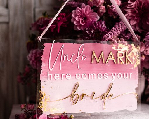  tabliczki z napisami  tabliczka z dowolnym napisem dekoracyjna tabliczka sali weselnej, tabliczka do powieszenia na sali weselnej, tabliczka z pleksy malowana na różowo