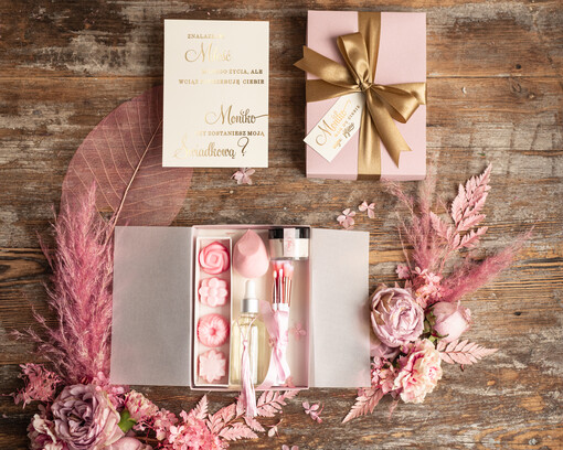  boxy prezentowy dla Świadkowej, prośba o świadkowanie  Zestaw Prezentowy czy zostaniesz moją świadkową? PROŚBA o Świadkowanie Box dla Druhny Złocone Napisy