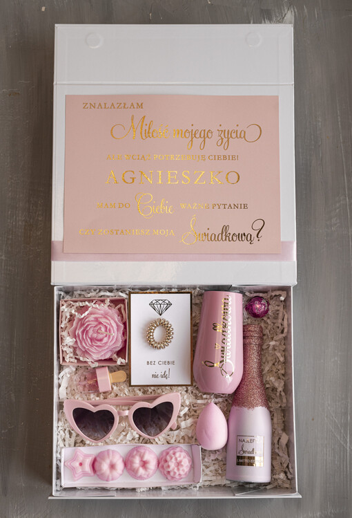  boxy prezentowe dla Świadkowej, prośba o świadkowanie  Prośba o świadkowanie pomysł na prezent dla świadkowej, box kosmetyczny dla świadkowej i druhny, oryginalny prezent dla świadkowej 