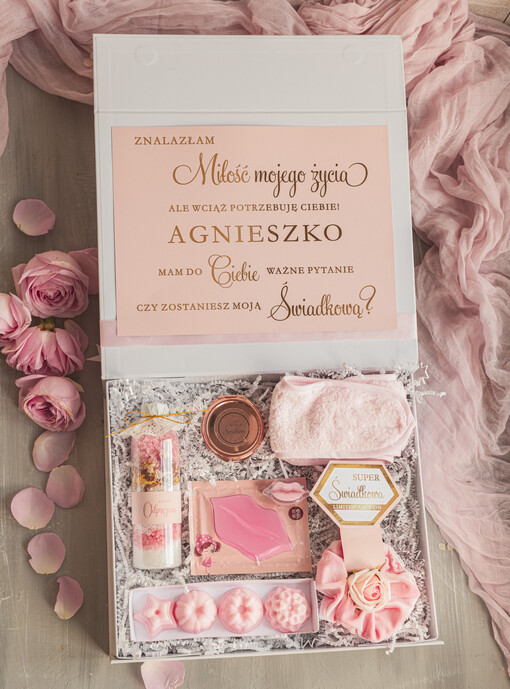  boxy prezentowy dla Świadkowej, prośba o świadkowanie  czy zostaniesz moją świadkową pomysł na prezent dla świadkowej, zestaw beauty dla świadkowej, box prezentowy dla świadkowej i druhny, zestaw do kąpieli