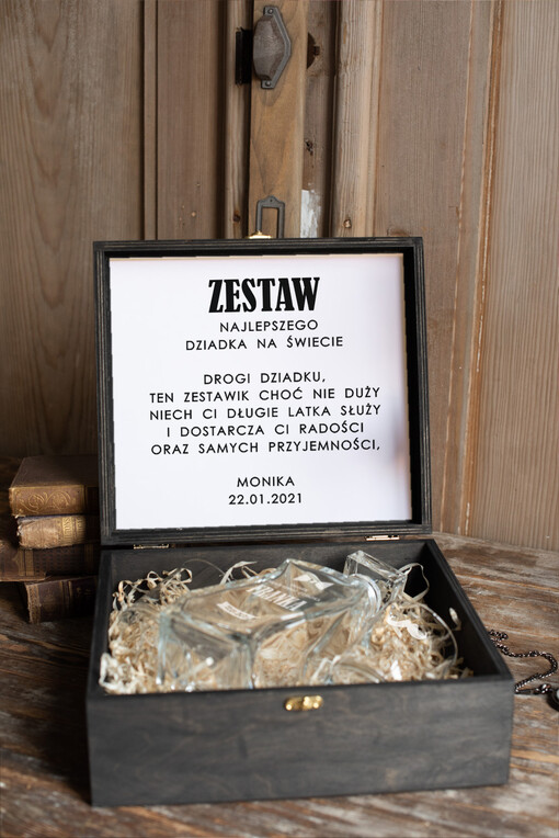  Prezenty dla Dziadka Prezent na dzień Dziadka grawerowana karafka i szklanki  w Skrzynce Zyczenia dla dziadka w środku