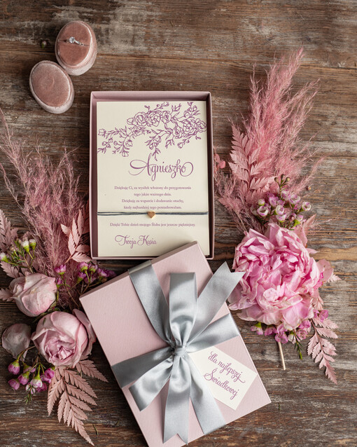  podziękowania dla świadkowej Podziękowanie  dla Świadkowej Kartka w pudełeczku Bransoletka serduszko w pudełeczku 