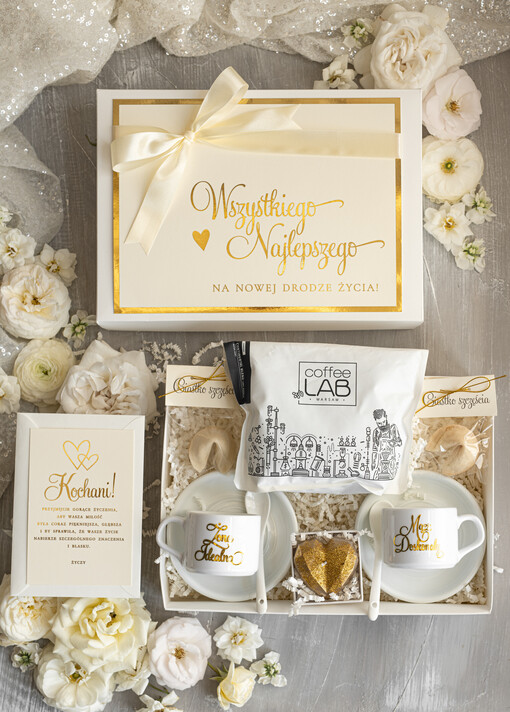  Zestawy z Filiżanką lub Kubkiem Pomysł na prezent ślubny dla Młodej Pary, co dać zamiast kwiatów Parze Młodej, filiżanki dla Nowożeńców, prezent na ślub
