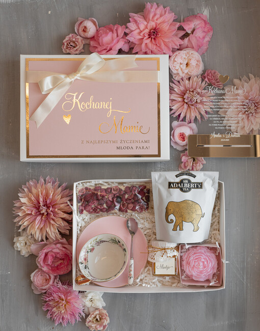  zestawy z kubkiem lub filiżanką   Co kupić Mamie w prezencie na podziękowanie na weselu, fajne pomysły na prezent dla Mamy, podziękowanie dla Mamy na weselu, box prezentowy dla mamy, zestawy prezentowe dla Mamy