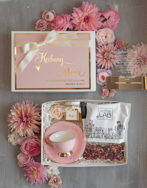  zestawy z kubkiem lub filiżanką   Wyjątkowe prezenty dla Mamy, Fajne pomysły na prezent dla Mamy, podziękowanie dla Mamy na weselu, box prezentowy dla mamy, zestawy prezentowe dla Mamy