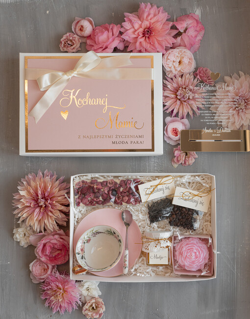  zestawy z kubkiem lub filiżanką   Pomysł na podziękowanie dla Mamy na weselu, fajne pomysły na prezent dla Mamy, ślubne podziękowania dla Mamy, box prezentowy dla mamy, zestawy prezentowe dla Mamy