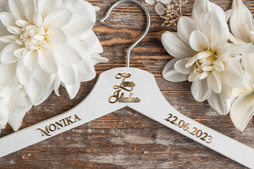  wieszaki prezenty z okazji ślubu dla Pary Młodej wieszak na suknię ślubną żona idealna imię i data ślubu 