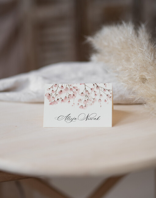  Nowoczesne prosta forma  eleganckie winietki na stół weselny wizytówki ślubne, winietki ślubne wizytówki dla gości weselnych, usadzenie gości na weselu, ozdoba na stół weselny winietki z delikatną grafiką
