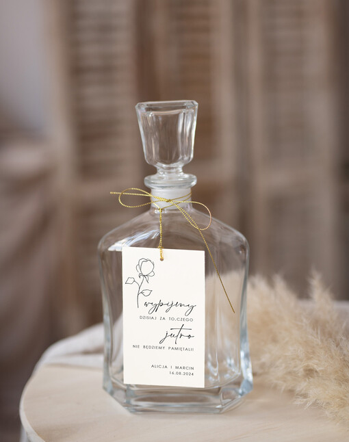  Nowoczesne prosta forma  Nowoczesne zawieszki na alkohol, proste zawieszki ślubne, etykiety na butelki weselne, zawieszki na alkohol ze złotym sznurkiem, zawieszki z dowolną treścią 