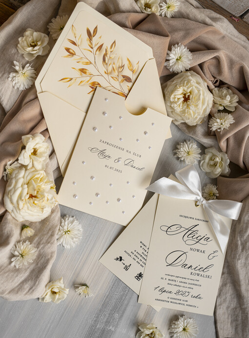  z perełkami / tłoczeniem zaproszenia na ślub, nowoczesne zaproszenia ślubne z perełkami, zaproszenie na ślub w kieszonce, eleganckie zaproszenie ślubne ze wstążka 