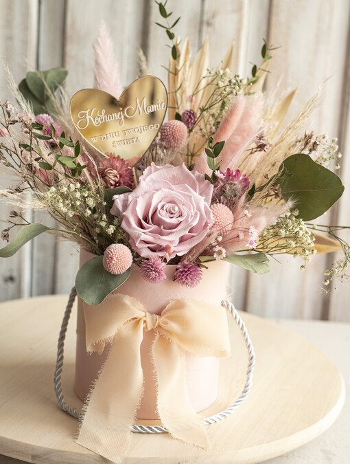  kwiaty flowerboxy pomysł na prezent na dzień mamy, kwiaty dla mamy, wieczna róża dla mamy, zielono różowy bukiet dla mamy z suszonych kiatów