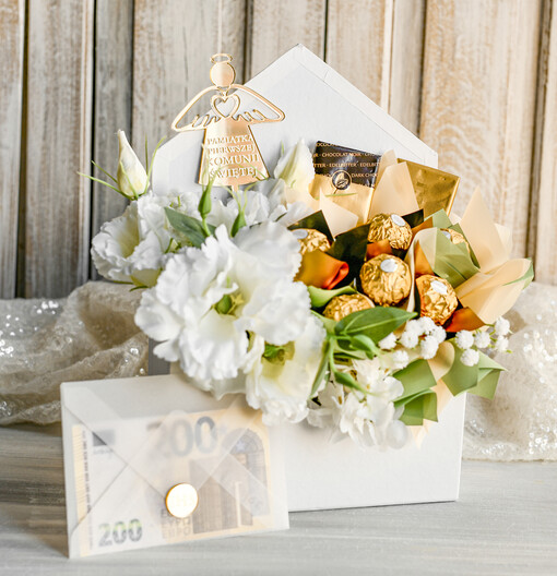 Pamiątki Prezenty na komunię  boxy prezentowe Zestaw Prezentowy od Chrzestnych na Pierwszą komunię Prali, Flowerbox Komunijny opakowanie na pieniądze