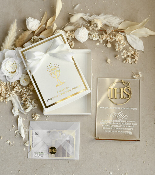 Pamiątki Prezenty na komunię  pamiątki na komunie  Statuetka pamiątka Pierwszej Komunii w pudełku, personalizowana Pamiątka Komunijna opakowanie na pieniądze