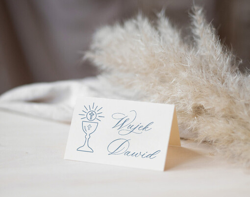  winietki  winietki na komunię, winietka dekoracja stołu na komunii, komunijne winietki, eleganckie winietki na komunię  