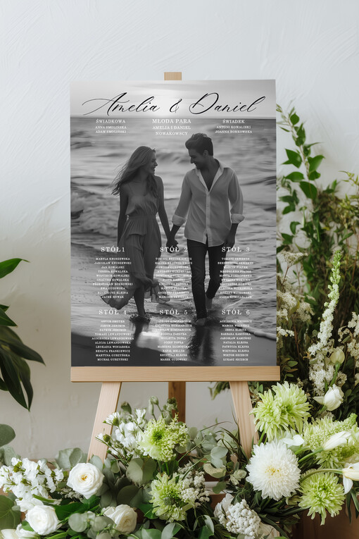  ze zdjęciem Pary Młodej plan stołów na weselu, usadzenie gości weselnych, tablica informacyjna dla gości weselnych, plan stołów na weselu ze zdjęciem Pary Młodej, plan usadzenia gości na weselu