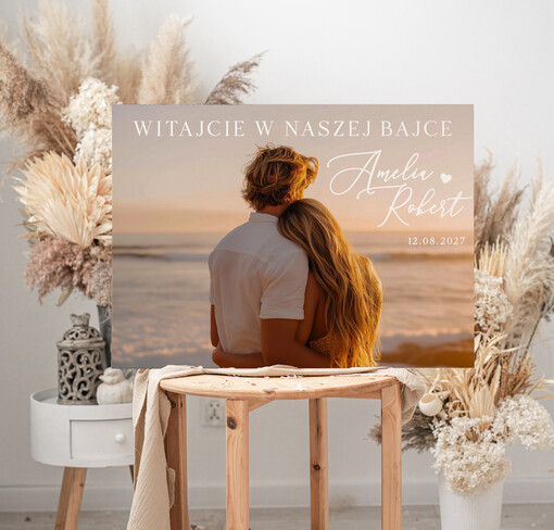  ze zdjęciem Pary Młodej Witamy gości weselnych napis powitanie gości na weselu, tablica powitalna dla gości weselnych, personalizowana tablica powitanie gości na weselu