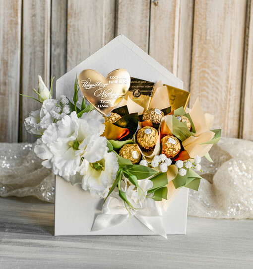  flower box kwiaty i słodycze Personalizowany box z kwiatami i czekoladkami dla nauczycielki prezent podziękowanie na koniec roku szkolnego 