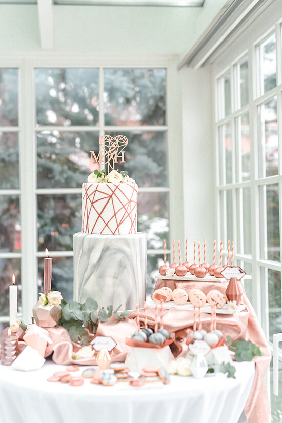 Figurki na tort / cake topper statuetki drewniane napisy na tort ślubny    01/GeoM/ST
