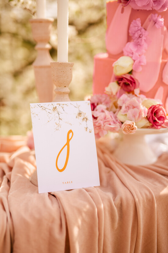 Numery na stół botaniczne podróżnicze  numerek stojak na stół weselny, rustykalne inspiracje boho kwiaty 01/letter/nrS