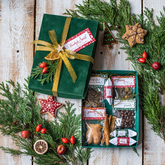 Prezenty oferta dla Firm kawa  herbata miód upominki świąteczne dla klientów, ziarna kawy i prawdziwa herbata 03/KHwelM/swieta