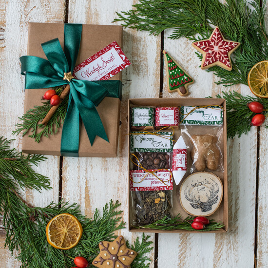 Prezenty oferta dla Firm kawa  herbata miód Prezenty świąteczne dla klientów, kawa ziarnista i aromatyczna herbata 08/logopud/KH