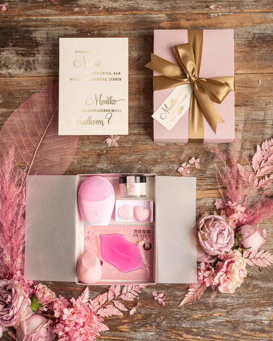 Prezenty dla świadków boxy prezentowy dla Świadkowej, prośba o świadkowanie  Pudełko  PROŚBA o Świadkowanie Box dla świadkowej. Złoty  Zestaw Prezentowy czy zostaniesz moją świa 05/pudkosM/boxswiad