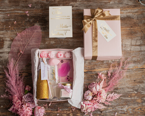 Prezenty dla świadków boxy prezentowy dla Świadkowej, prośba o świadkowanie   Zestaw Kosmetyków Czy zostaniesz moją Świadkową?- Szampanek Złoty Brokatowy I Szampanówka Grawerowa 02/pudkosSR/boxswiad