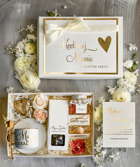 Prezenty dla Mamy zestawy w welurowych i ozdobnych pudełkach  Zestaw Prezentowy na Dzień Mamy - Box Upomienk Kubek z napisem Mama doskonała życzenia 06/boxKUB26/DLAMAMY