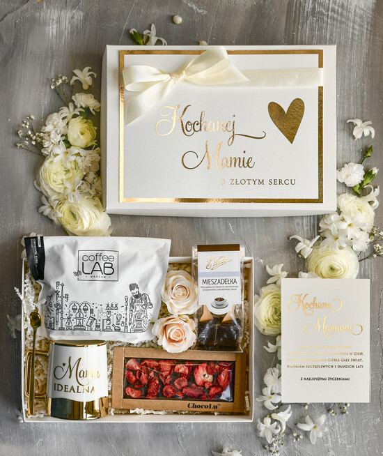 Prezenty dla Mamy zestawy w welurowych i ozdobnych pudełkach  Zestaw Prezentowy na Dzień Mamy - Box Upomienk Kubek z napisem Mama doskonała życzenia 03/boxKUB26/DLAMAMY