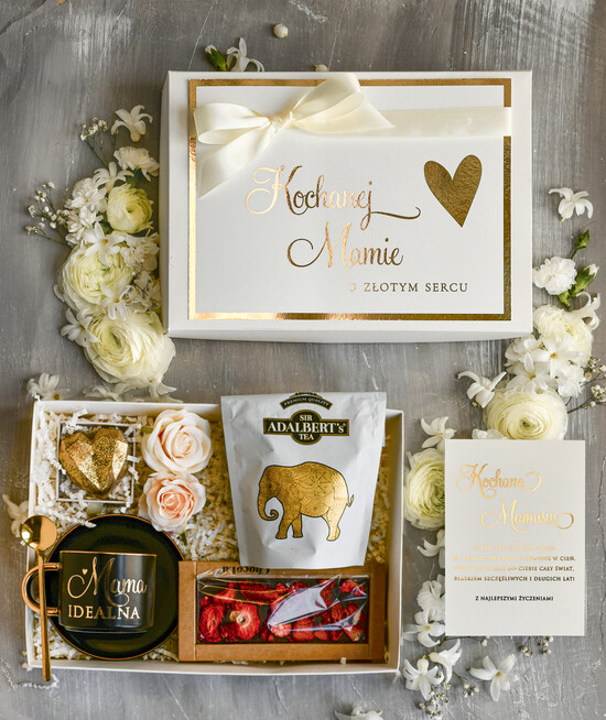 Prezenty dla Mamy zestawy w welurowych i ozdobnych pudełkach  Zestaw Prezentowy na Dzień Mamy - Box Upomienk Kubek z napisem Mama doskonała życzenia 07/boxKUB26/DLAMAMY
