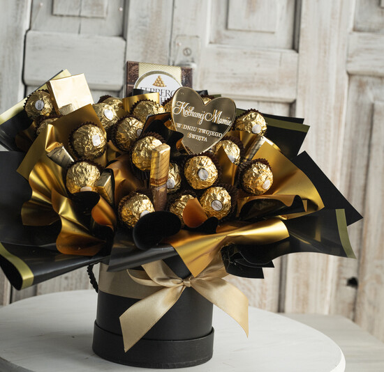 Prezenty dla Mamy flowerboxy, box ze słodyczami  prezent dla mamy, box dla mamy, słodki prezent dla mamy, kosz prezentowy dla mamy, zestaw słodyczy d 02/SŁ/mama