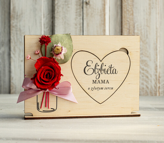 Prezenty dla Mamy flowerboxy, box ze słodyczami  drewniana tabliczka z życzeniami na dzień Mamy z wieczną rożą prezent z okazji dnia Matki, kwiaty pr 01/FBkarR/Mama