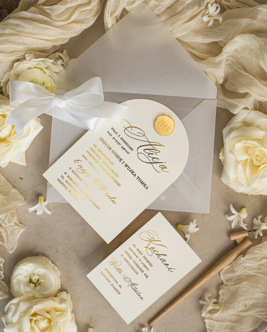 Zaproszenia na Komunię  dziewczynka  zaokrąglone zaproszenia komunijne, zaokrąglone zaproszenie na komunię, eleganckie złote zaproszenia  01/Łws/KomZ