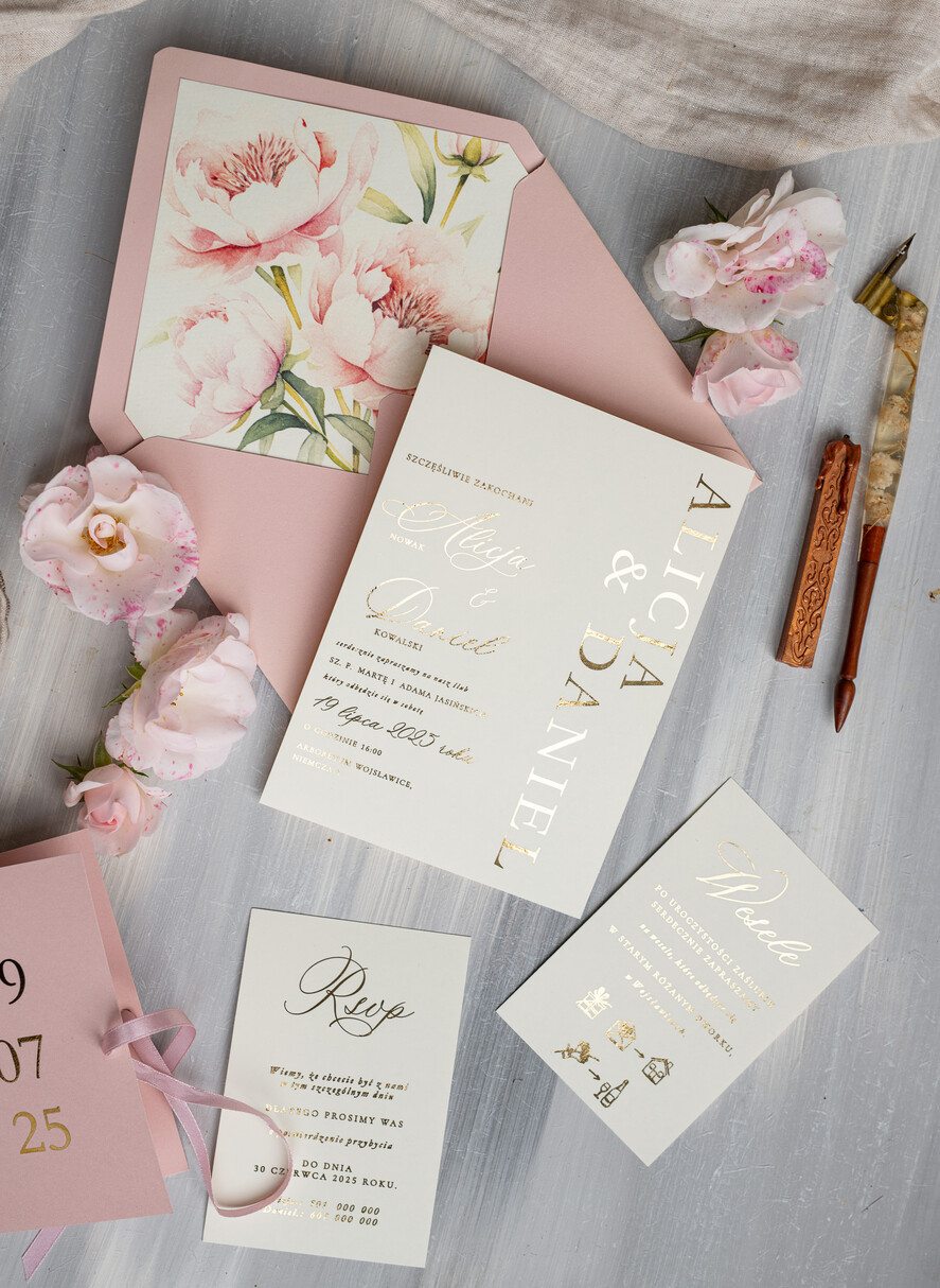 Zaproszenia ślubne Złote Glamour różowe zaproszenia na ślub, nowoczesne zaproszenia w kolorze rózowym, zaproszenia ślubne ze złotymi literami, eleganckie zaproszenia ślubne ze wstązką 4
