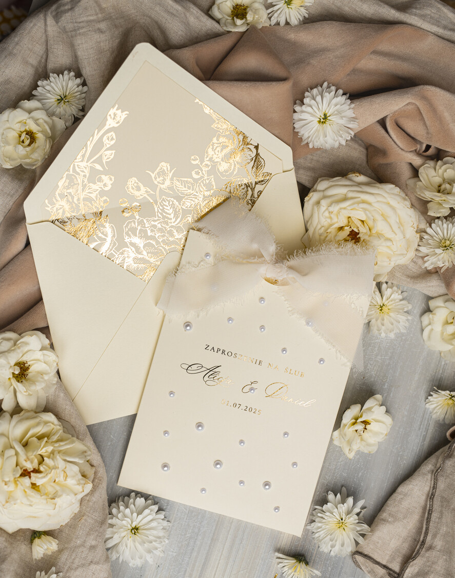 Zaproszenia ślubne Złote Glamour Eleganckie złote zaproszenia ślubne z perełkami, zaproszenie na ślub złocone, zaproszenia na ślub w stylu glamour, złote napisy na zaproszeniach ślubnych 5