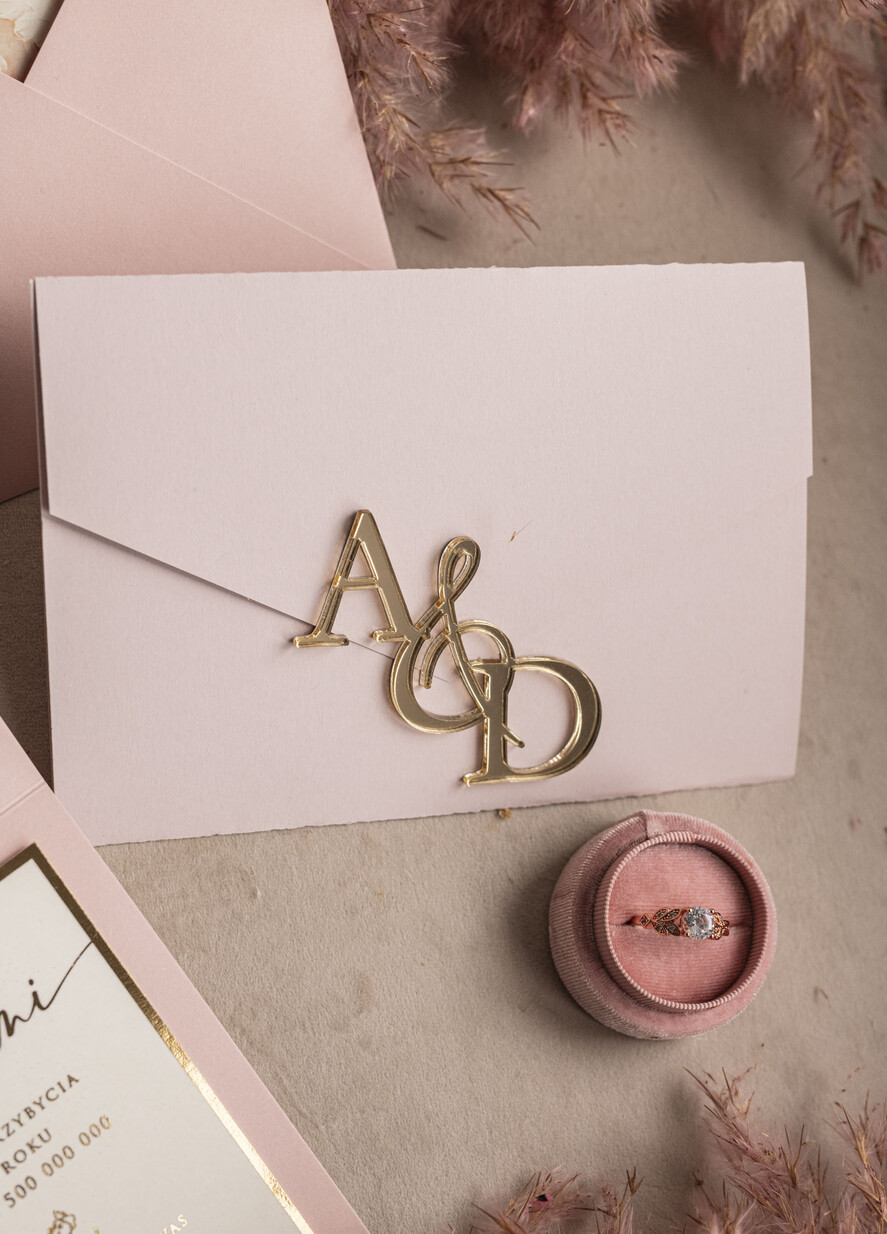 Zaproszenia ślubne Złote Glamour Poziome srebrne zaproszenia ślubne z lustrzanym monogramem, Kopertowe rozowe zaproszenie na ślub złocone, zaproszenia na slub cywilny pudrowy róż i peonie1