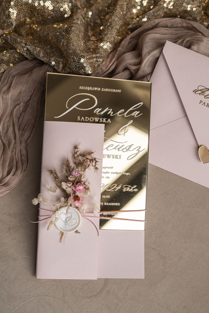 Zaproszenia ślubne Złote Glamour zaproszenie ślubne na lustrze, złote zaproszenia ślubne z lakiem i bukiecikiem kwiatów, różowe zaproszenie na ślub złocone, zaproszenia na slub cywilny pudrowy róż  7