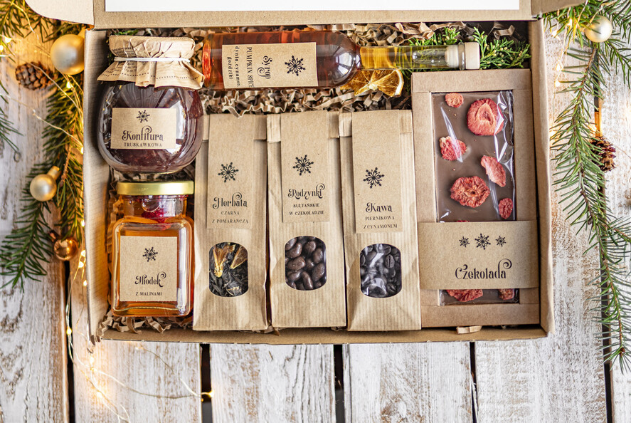 Prezenty oferta dla Firm kawa  herbata miód Prezenty na Boże Narodzenie dla klientów, bożonarodzeniowy prezent biznesowy dla firm herbata i miód, paczki na święta dla pracowników, upominek biznesowy box swiąteczny zestaw z logo 1
