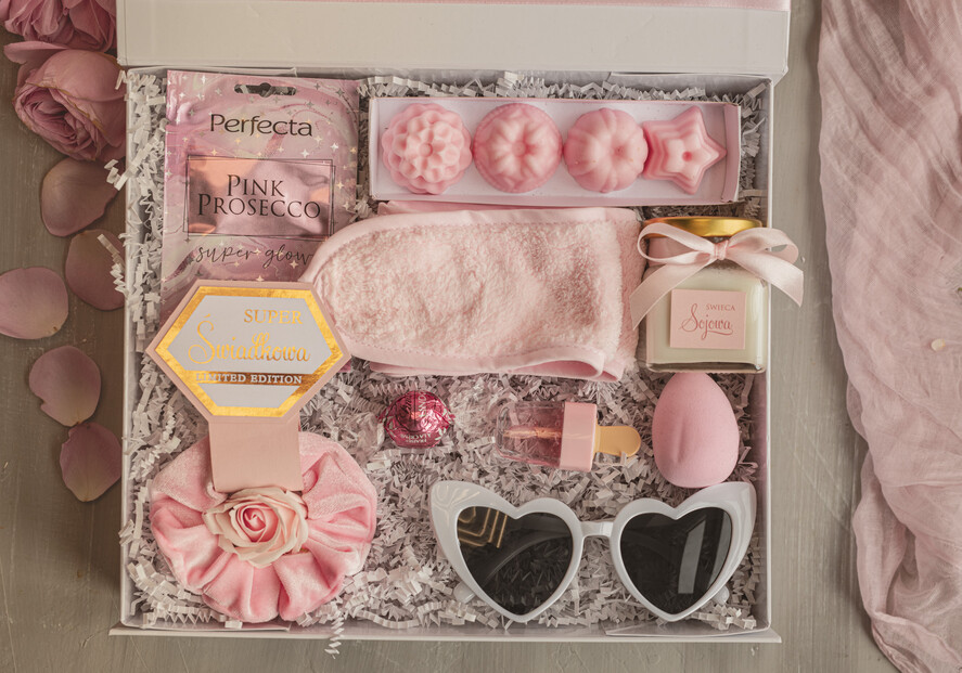 Prezenty dla świadków boxy prezentowy dla Świadkowej, prośba o świadkowanie  box czy zostaniesz moją świadkową pomysł na prezent dla świadkowej, zestaw beauty dla świadkowej, box prezentowy dla świadkowej i druhny, zestaw do kąpieli1