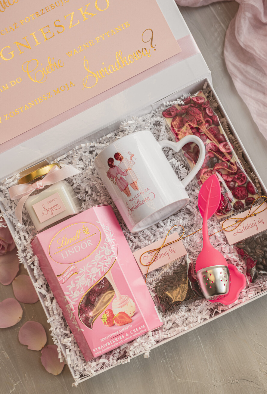 Prezenty dla świadków boxy prezentowy dla Świadkowej, prośba o świadkowanie  pomysł na prośbę o świadkowanie, prezent dla świadkowej zestaw kosmetyków, kubek dla świadkowej, box prezentowy dla świadkowej i druhny1