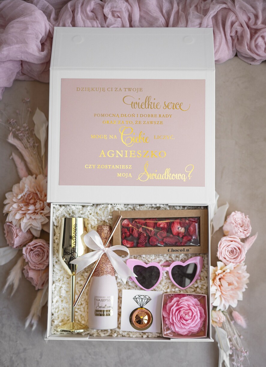 Prezenty dla świadków boxy prezentowy dla Świadkowej, prośba o świadkowanie  Prośba o świadkowanie pomysł na prezent dla świadkowej, box dla świadkowej i druhny, oryginalny prezent dla świadkowej Mamy do Ciebie bardzo ważne pytanie… Czy zostaniesz naszą Świadkową?0